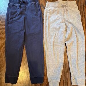 2 pairs of Primary jogger sweatpants - size 8